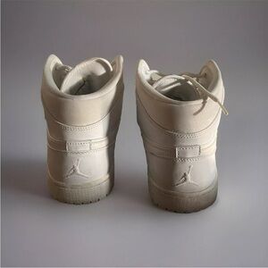 Jordan 1 mid triple white